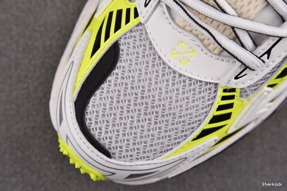 Be Right Back OFF-WHITE 0121